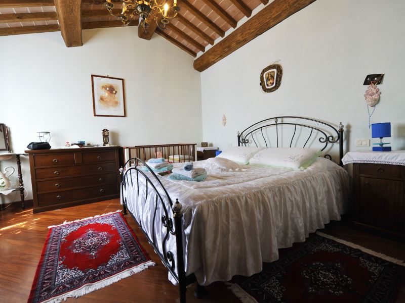 VILLEN MIT POOL CASETTA I CILIEGI CORTONA TOSCANA