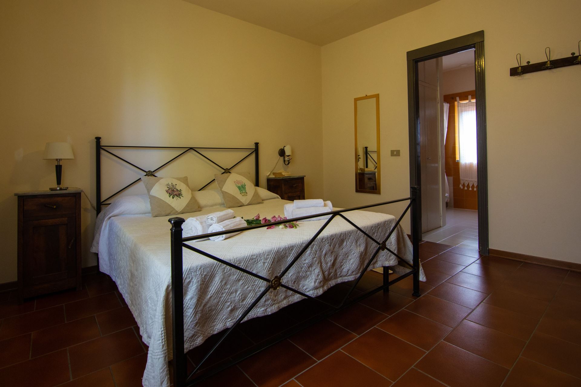 VILLEN MIT POOL CASALE IL TRECENTO CASTIGLION FIORENTINO TOSCANA