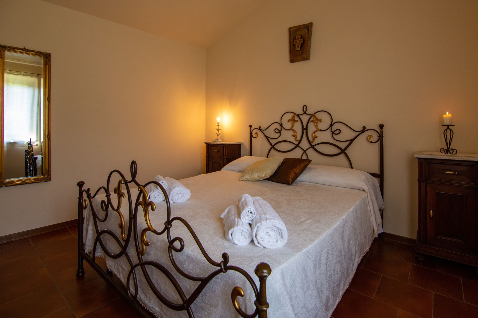 VILLEN MIT POOL CASALE IL TRECENTO CASTIGLION FIORENTINO TOSCANA